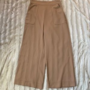 NWT, BB Dakota Women's One Stop High Waisted Stretch Crepe Crop Pant, size 6